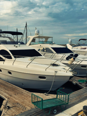 A boat docked into the marina.